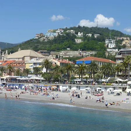 Fornaci 2 Rivieraholiday * بيترا ليغوري